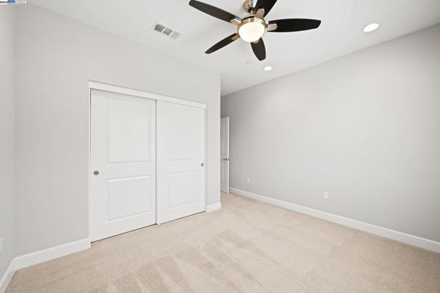 8563 Schooner Way, Newark CA: https://media.crmls.org/mediaz/98bd5b69-47a3-4ad2-ba70-1d766ce57433.jpg