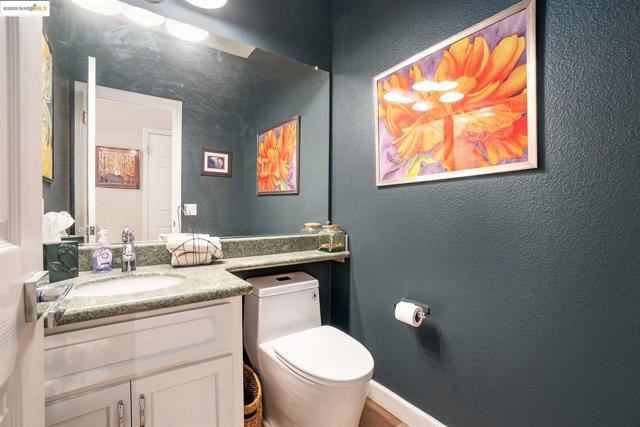 139 Pippin Dr, Brentwood CA: https://media.crmls.org/mediaz/98bdaddc-1d7f-425f-b6f1-aaaffee40db3.jpg
