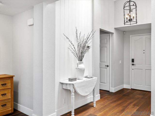 13338 Corte De Chucena, San Diego CA: https://media.crmls.org/mediaz/98bdd631-4e72-4f11-9796-c26d30fcc1be.jpg