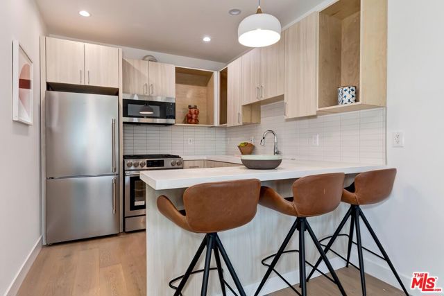3528 Walnut Avenue, Manhattan Beach, California 90266, 5 Bedrooms Bedrooms, ,3 BathroomsBathrooms,Residential,Sold,Walnut,23238455