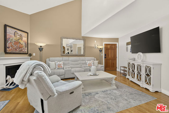 9707 Charnock Avenue, 203 photo 5