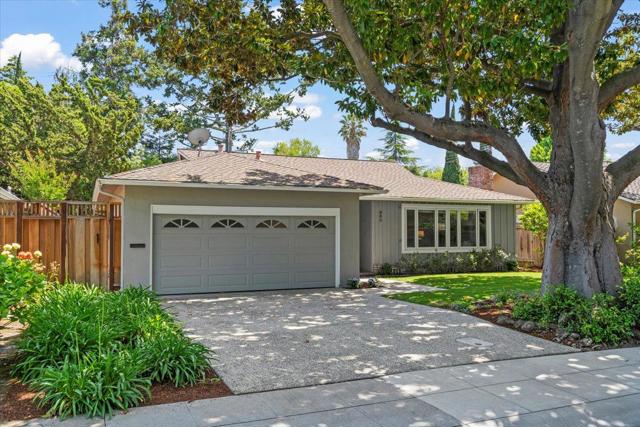 886 Garland Drive, Palo Alto CA: https://media.crmls.org/mediaz/98bedf00-4eae-4442-bcfc-2fa475461331.jpg