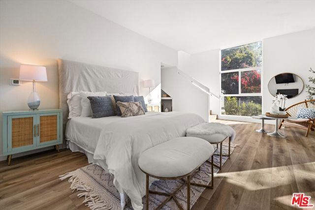 827 Cheltenham Road, Santa Barbara CA: https://media.crmls.org/mediaz/98bf0ad9-5897-445b-a619-d939dda0d534.jpg