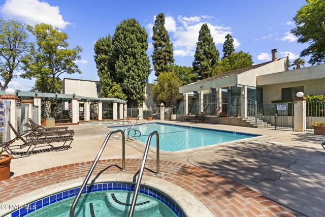 5700 Etiwanda Avenue, Tarzana CA: https://media.crmls.org/mediaz/98bff63c-8761-4000-b4cc-58ec8ff4dabf.jpg