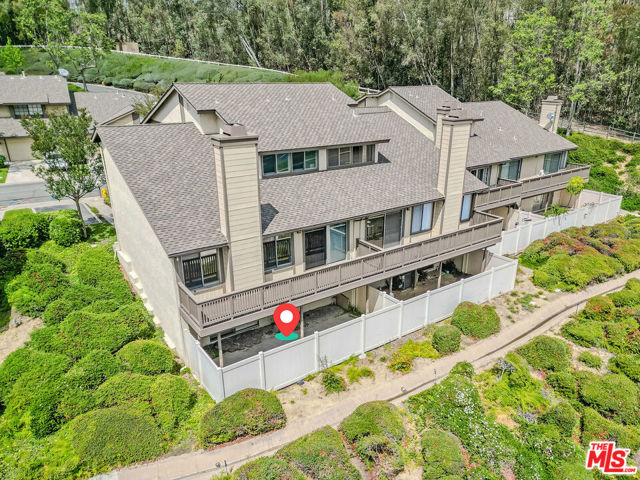 2366 Applewood Circle, Fullerton CA: https://media.crmls.org/mediaz/98c00e63-3adb-41c4-98e7-0b759e29a0d7.jpg