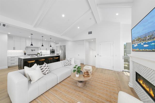 478 Orange Ave, Coronado CA: https://media.crmls.org/mediaz/98c0f2b7-f43d-4c19-b3bf-779d387eb346.jpg
