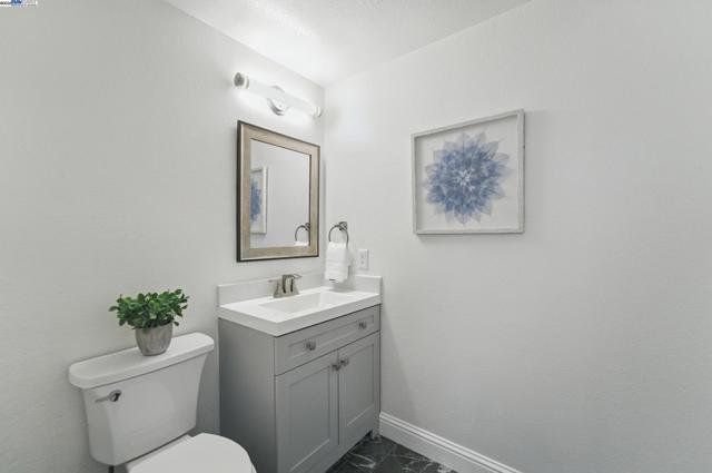 35864 Killorglin Cmn, Fremont CA: https://media.crmls.org/mediaz/98c15ce3-b3d3-406f-aeda-9c9db285cd5a.jpg