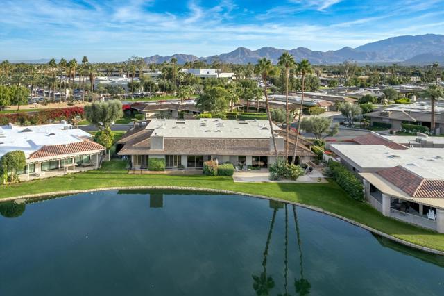 10 Colgate Drive, Rancho Mirage CA: https://media.crmls.org/mediaz/98c25dbe-48f4-4f31-8803-21e7be4c7cae.jpg