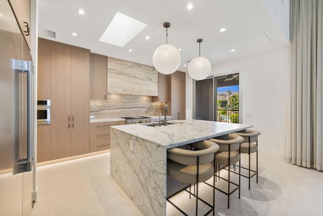 153 Lake Shore Drive, Rancho Mirage, CA 92270