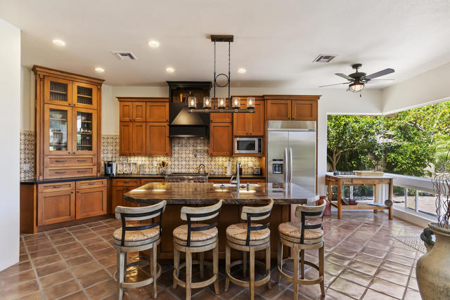 78920 Cabrillo Way Way, La Quinta CA: https://media.crmls.org/mediaz/98c2a9c2-b9dc-4ed3-98e9-668021fa2097.jpg