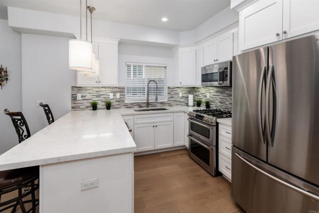 Detail Gallery Image 16 of 39 For 4057 Lamont St, San Diego,  CA 92109 - 3 Beds | 2/1 Baths