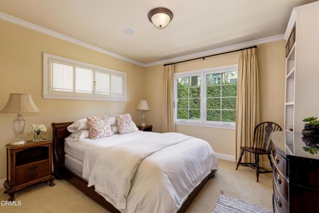 807 N Doheney Drive, Beverly Hills CA: https://media.crmls.org/mediaz/98c3985a-5f27-47c6-b03a-fb6752952603.jpg