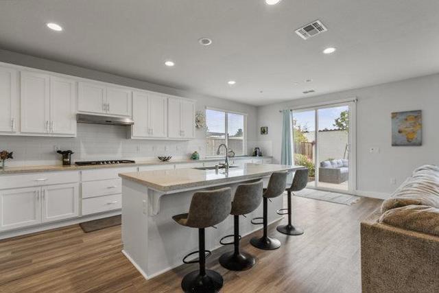 256 Copperleaf Lane, San Juan Bautista CA: https://media.crmls.org/mediaz/98c3e966-7e02-4b6c-a9c6-c29fed9eebec.jpg