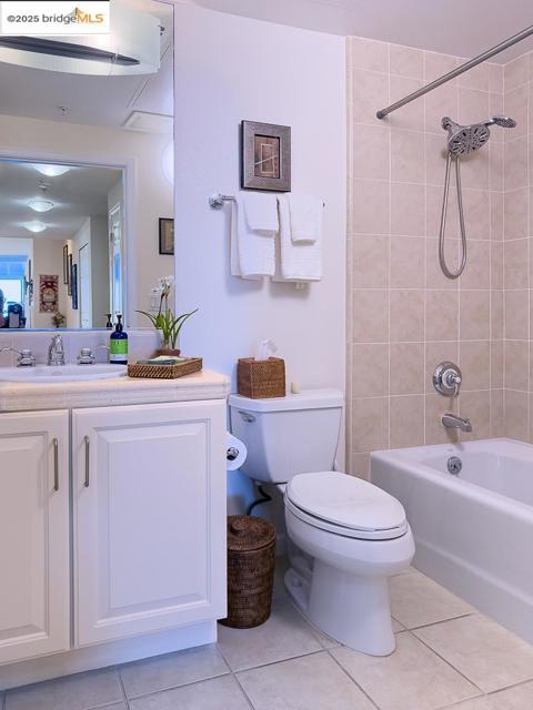 1400 Pinnacle Ct, Richmond CA: https://media.crmls.org/mediaz/98c42c14-1920-4a1e-a706-8a64ff3c8660.jpg