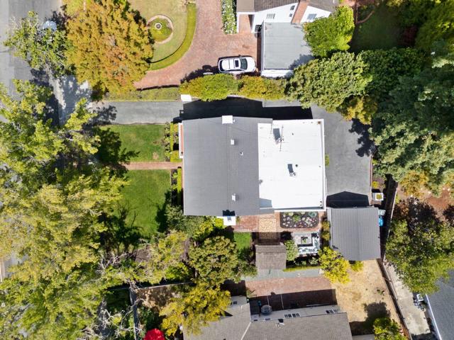 48 Turnsworth Avenue, Redwood City CA: https://media.crmls.org/mediaz/98c43104-62ce-42e5-bf09-2283fdbd8f2e.jpg