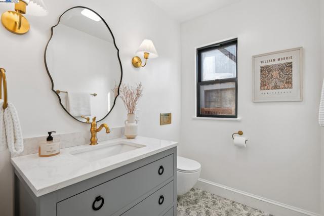 1728 Cambridge Dr, Alameda CA: https://media.crmls.org/mediaz/98c43938-57ae-42eb-aea6-da01d91ce057.jpg