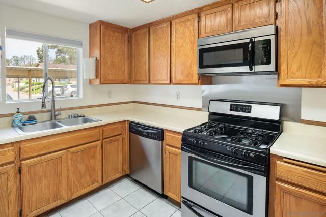 9270 Amys St, Spring Valley CA: https://media.crmls.org/mediaz/98c48740-3b41-4002-849d-132ac54bd599.jpg