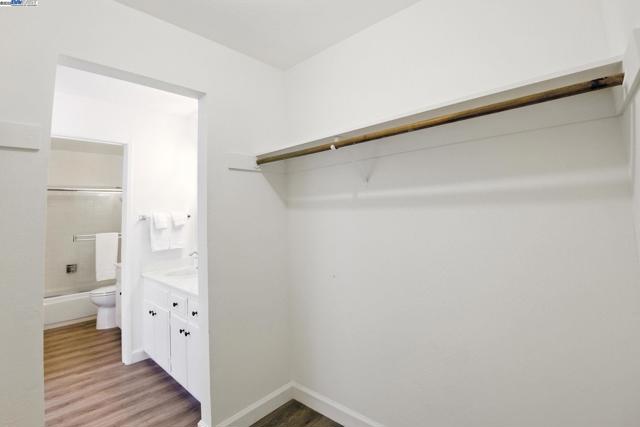 102 Rolling Green Cir, Pleasant Hill CA: https://media.crmls.org/mediaz/98c4c41e-f76d-4a98-ae90-acff30b7535e.jpg