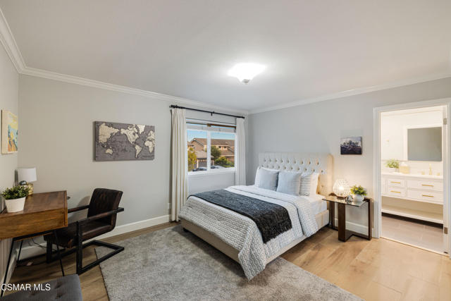 1660 Valecroft Avenue, Westlake Village CA: https://media.crmls.org/mediaz/98c4e555-666a-4ae5-84a1-5656aa455626.jpg