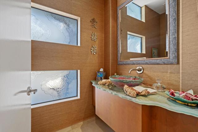 8 Ledgestone Lane, Rancho Mirage CA: https://media.crmls.org/mediaz/98c5c7aa-247a-43c6-a337-f60e136a64f9.jpg