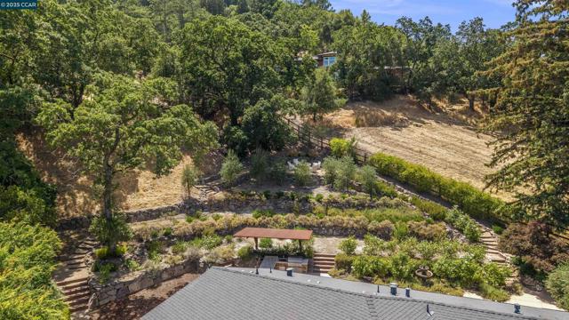 3363 Springhill Rd, Lafayette CA: https://media.crmls.org/mediaz/98c5cc86-3be7-4051-8988-489156e6047a.jpg