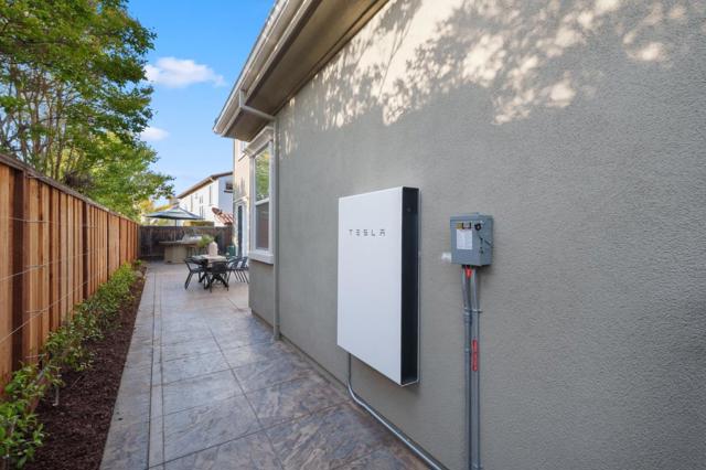 7531 Edinburgh Way, Gilroy CA: https://media.crmls.org/mediaz/98c6132e-4bee-4bae-9103-d2e97cad0817.jpg