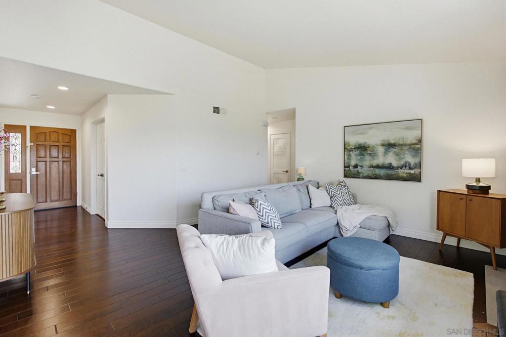 16376 Avenida Venusto - photo 8