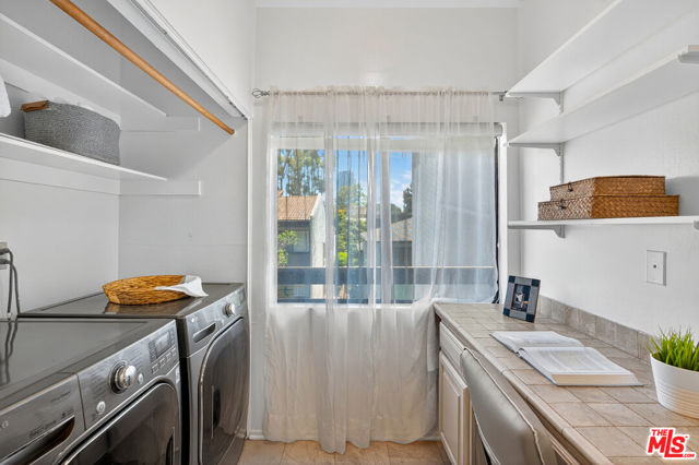 1920 Pandora Avenue, Los Angeles CA: https://media.crmls.org/mediaz/98c6438e-32a0-4826-bd6a-c5ded198b23f.jpg
