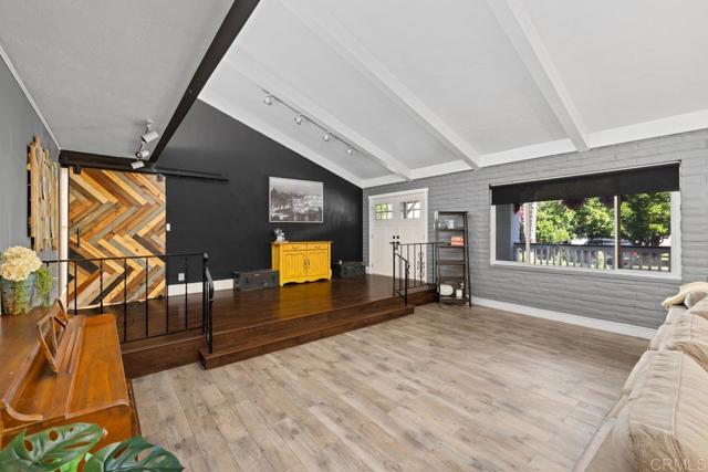 Detail Gallery Image 7 of 40 For 9739 Carta Ln, El Cajon,  CA 92021 - 5 Beds | 4 Baths