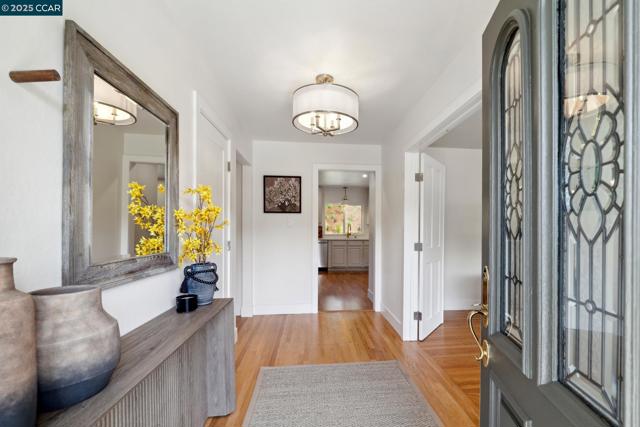 3739 Northridge Dr, Concord CA: https://media.crmls.org/mediaz/98c77811-be9a-4aff-9af1-0bc69679797f.jpg