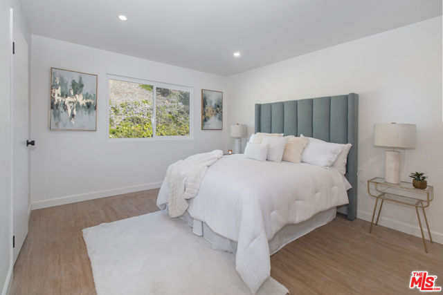 2593 Sunnydale Drive, Duarte CA: https://media.crmls.org/mediaz/98c781f2-997c-4d52-a71c-3e1863e9ea0a.jpg