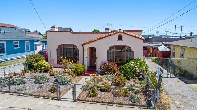 106 Stanford Street, Watsonville CA: https://media.crmls.org/mediaz/98c807d1-e894-4f88-ac7b-50ff6e5c67b6.jpg