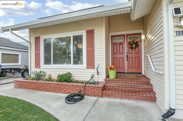 4930 Discovery Pt, Discovery Bay CA: https://media.crmls.org/mediaz/98c88898-37e9-44fa-bb33-eea1c1c18c8d.jpg