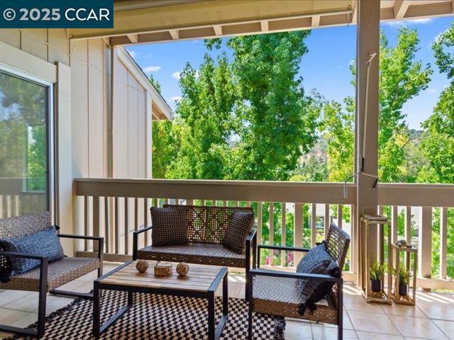 2175 Cactus Ct, Walnut Creek CA: https://media.crmls.org/mediaz/98c8b838-0fc4-4788-9899-d1b192e569bf.jpg