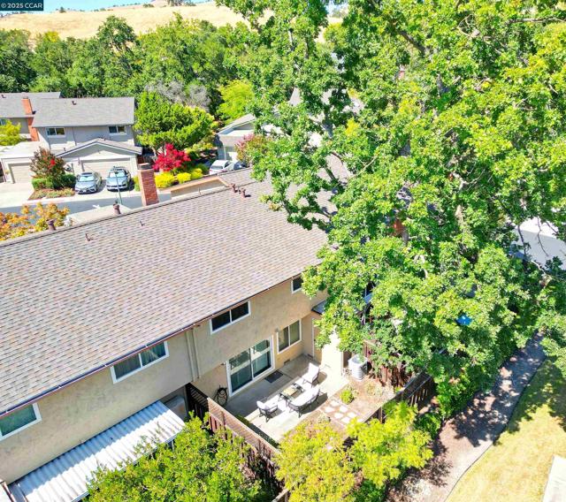 1105 Westmoreland Circle, Walnut Creek CA: https://media.crmls.org/mediaz/98c8cb51-83b6-4c9f-9f49-9d381c39e55a.jpg