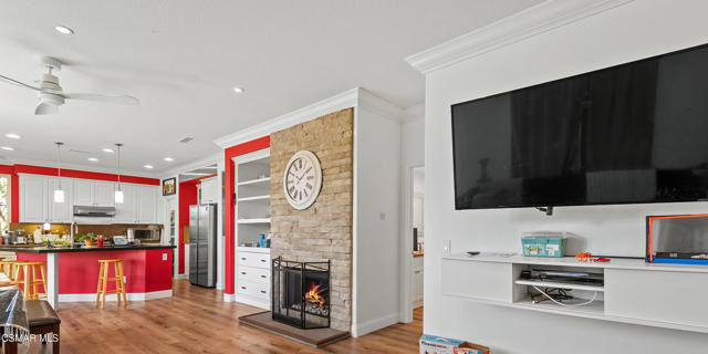 2336 Summerwind Place, Carlsbad CA: https://media.crmls.org/mediaz/98c921a1-54a6-43c8-bb3f-eb880cd45fdb.jpg