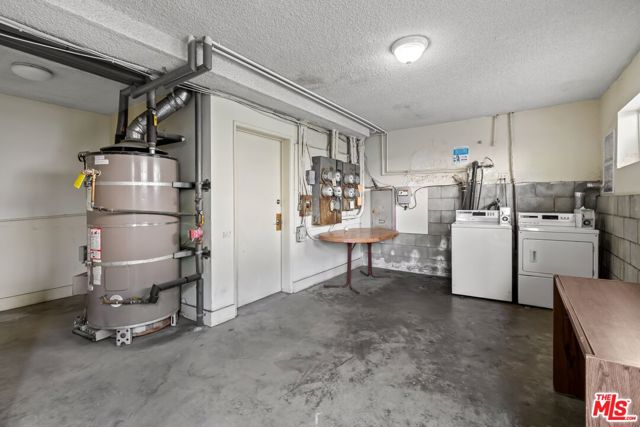 3329 Keystone Avenue, Los Angeles CA: https://media.crmls.org/mediaz/98ca1bf5-e5e7-4c5e-bd7f-5b884fa5e128.jpg