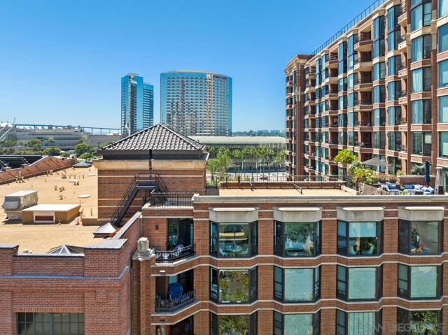 500 W Harbor Dr, San Diego CA: https://media.crmls.org/mediaz/98ca662b-32bf-4b6a-a880-08ce2566ab06.jpg