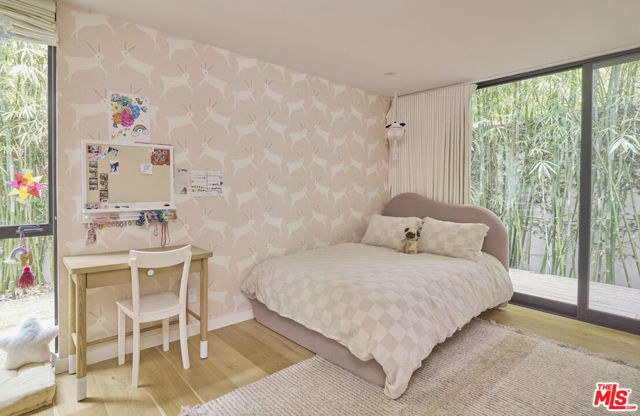1416 Bonnell Drive, Topanga CA: https://media.crmls.org/mediaz/98ca6888-3e29-4384-8536-70497dc7a346.jpg
