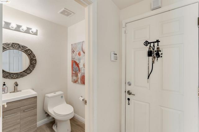 569 Primitivo Ct, Fairfield CA: https://media.crmls.org/mediaz/98ca68fe-ca55-4113-9bbe-4bc53e1005c8.jpg