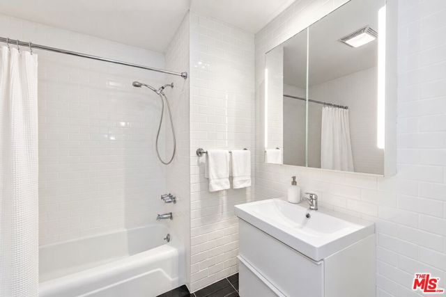 1250 North Kings Road, 504 photo 7