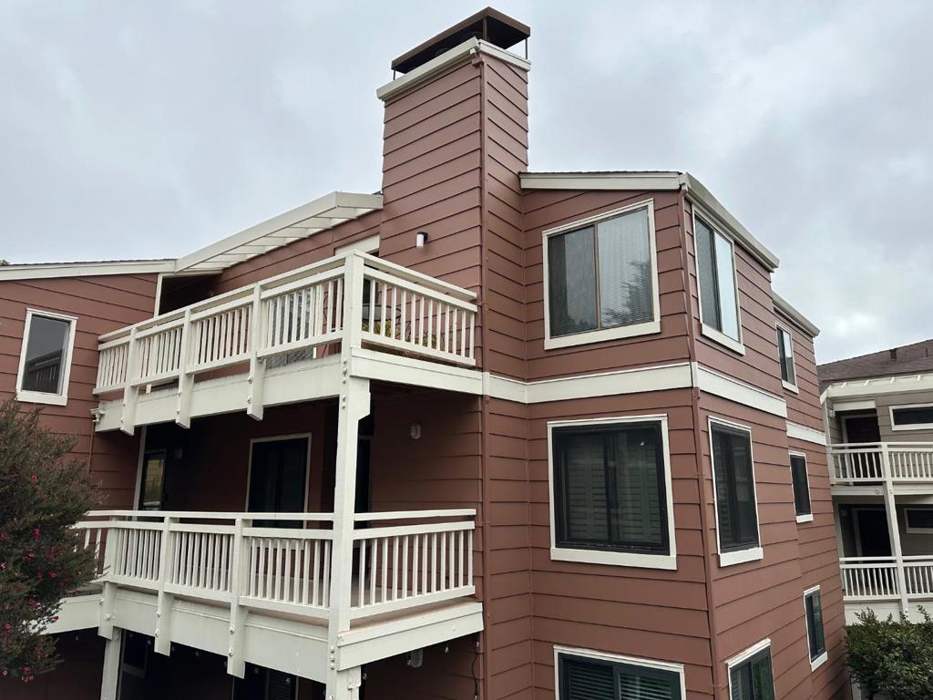 808 Red Leaf Court