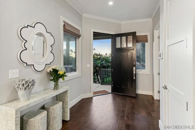 6411 Dowling Dr, La Jolla CA: https://media.crmls.org/mediaz/98cacff2-6a03-4ce0-bee2-7b9a837f1919.jpg