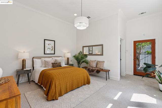 16032 Broadway Ter, Oakland CA: https://media.crmls.org/mediaz/98cb068b-b369-46c3-9719-31b81d1120ae.jpg