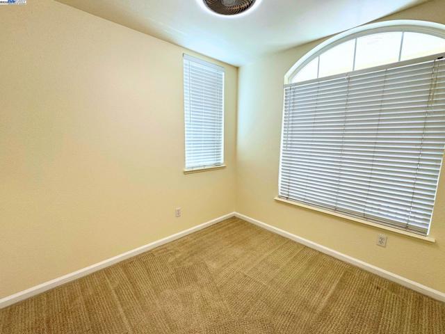 4651 Stern Dr, Merced CA: https://media.crmls.org/mediaz/98cb8a09-7006-4b06-acec-7dd115f7687d.jpg