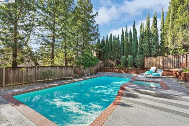 25 Mackenzie Pl, Danville CA: https://media.crmls.org/mediaz/98cb960e-c883-40c6-9756-79fec2438f4b.jpg