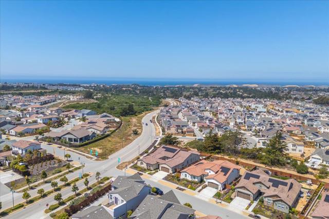 2999 Bluffs Drive, Marina CA: https://media.crmls.org/mediaz/98cc117e-25aa-4296-bf8a-ff00a5a63922.jpg