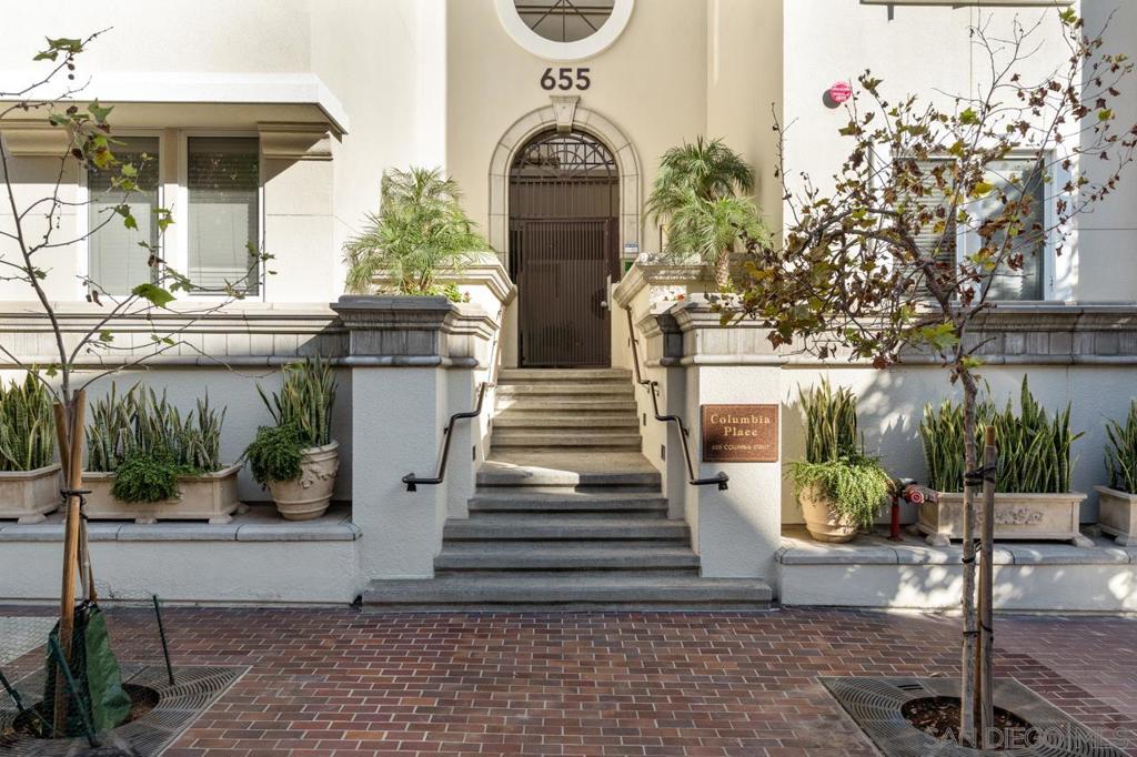 655 Columbia St - photo 2