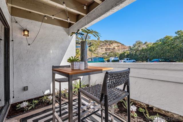 524 Via De La Valle H, Solana Beach CA: https://media.crmls.org/mediaz/98cc8901-19d5-457c-aa5e-1ed34166ab64.jpg