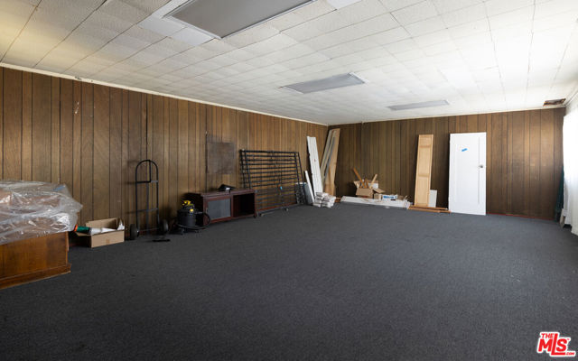 922 N Edgemont Street, Los Angeles CA: https://media.crmls.org/mediaz/98cd3572-3d12-4394-885e-80e7fe5c18a1.jpg
